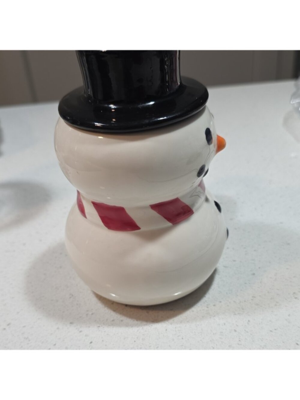 Nantucket Home Snowman 8oz Ceramic Novelty Mug w/ Lid Red White Black Hat - Picture 2 of 9